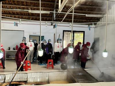 惲代英菁英學(xué)校赴武漢市新洲區(qū)紅糖小鎮(zhèn)開(kāi)展勞動(dòng)實(shí)踐教育